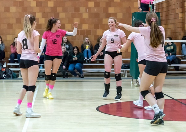 Tommies Top Mounties 3-1 in ACAA Women's Volleyball